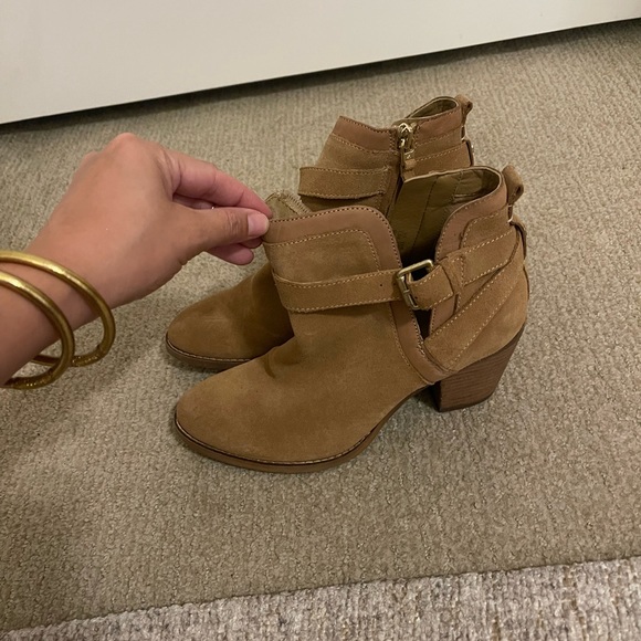 Sam Edelman Suede Booties with cute cutout on side - Picture 1 of 4